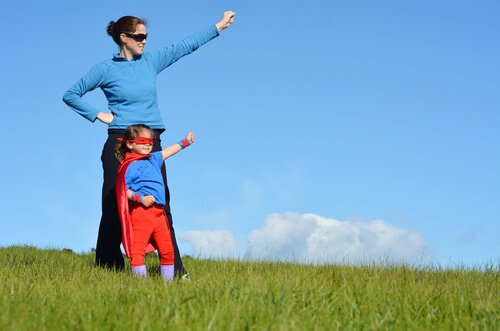 Les enfants à l'ombre des super-mamans / Psychologie