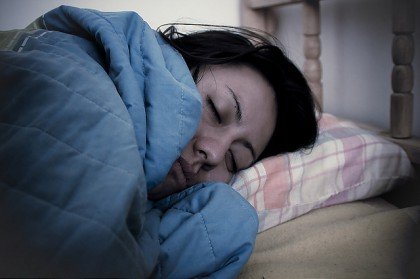 Vorteile des Schlafens auf der linken Körperseite / Kultur