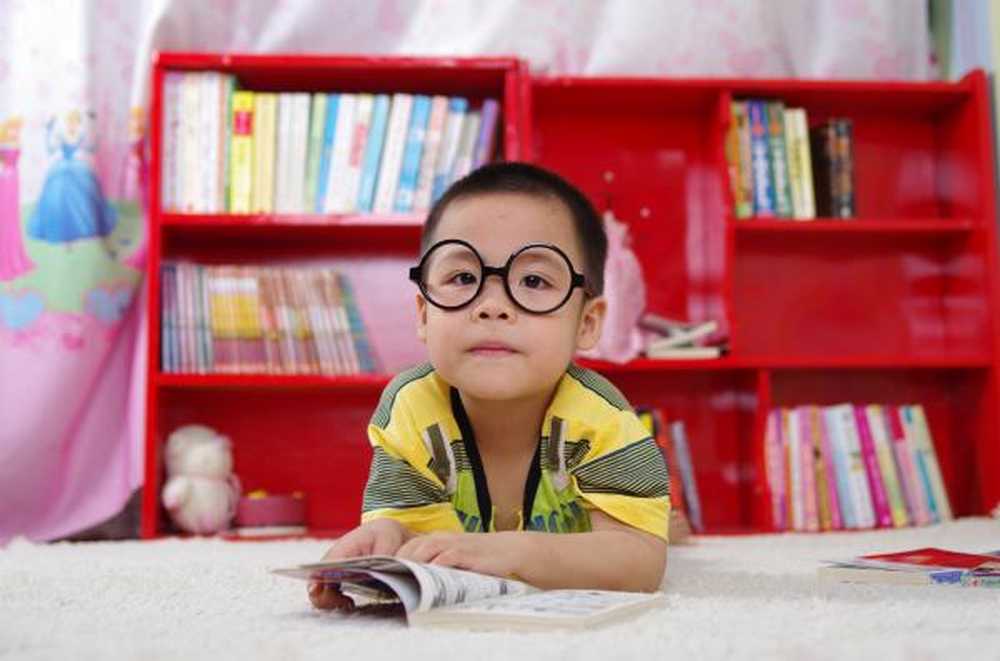 Wie kann ich meinem Kind beim Lesen helfen?