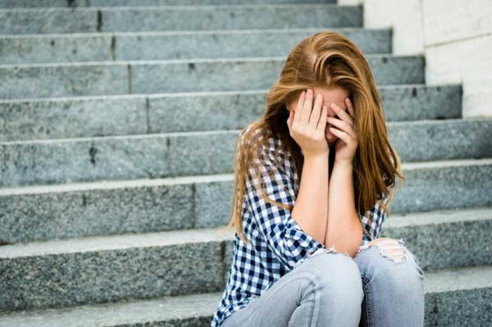 Cum să ajuți un adolescent cu stima de sine scăzută