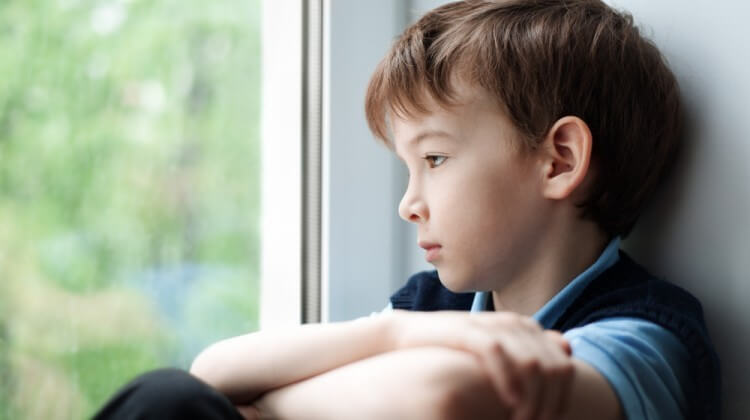 La mauvaise humeur d'un père affecte le développement intellectuel de ses enfants / Bien-être