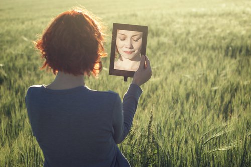 A szociális fóbia fél attól, hogy bírálják / pszichológia