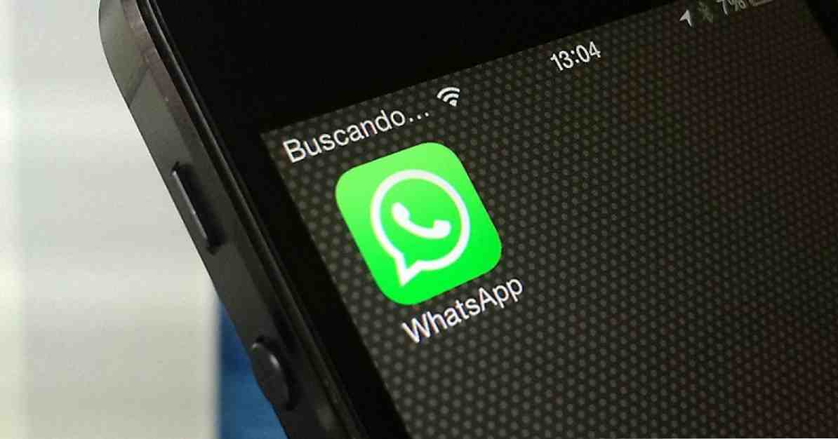 Flirte mit WhatsApp 10 Tasten, um effektiv zu chatten / Paar