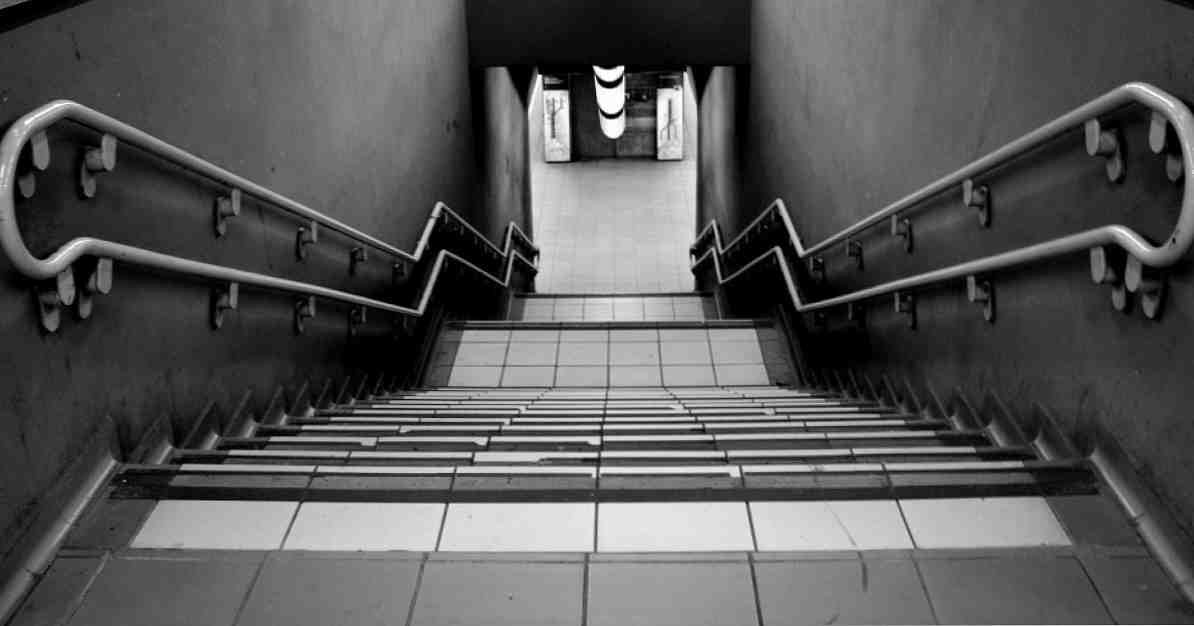 A lépcsőktől való félelem (batmofóbia) tünetei, okai és kezelése / Klinikai pszichológia