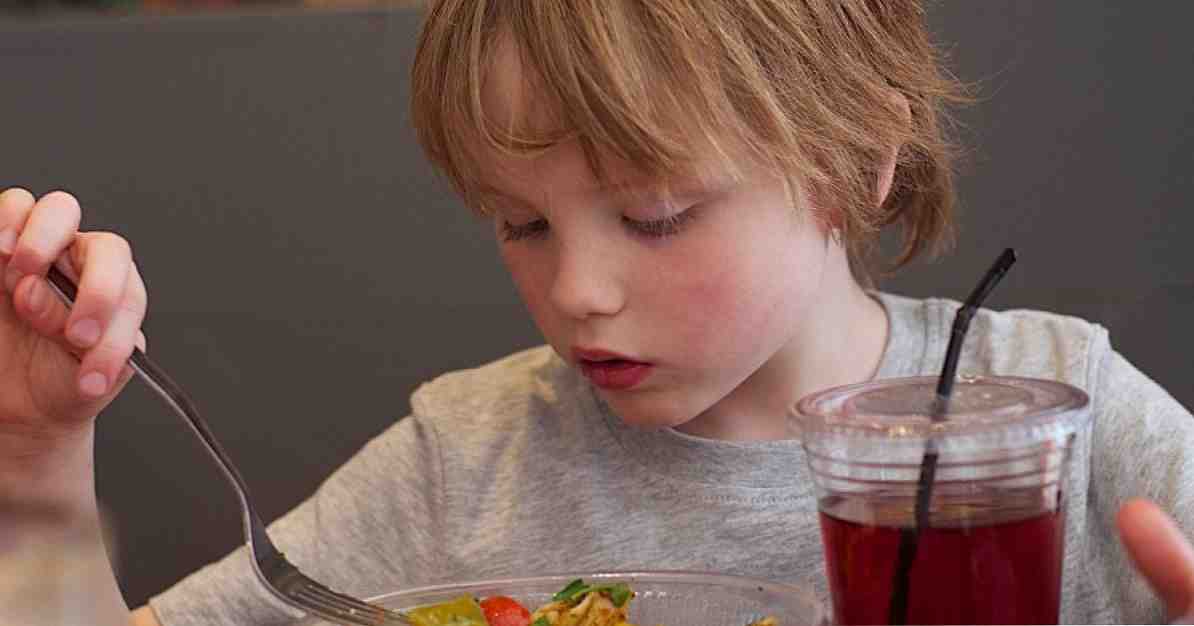 Proč bychom neměli odměňovat nebo trestat naše děti jídlem?
