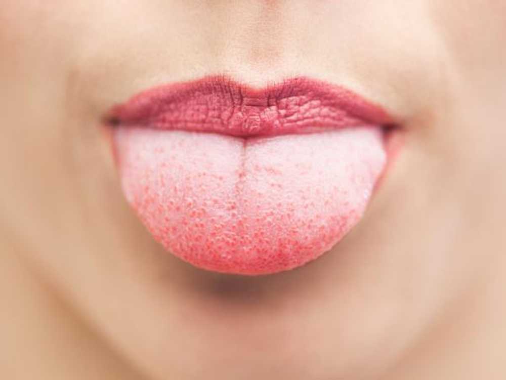 Semantinis priminimas prieš liežuvio galo fenomeno vizualinis gruntavimas