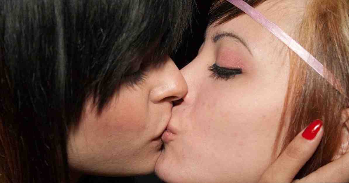 En undersøgelse siger, at næsten alle kvinder er bisexuelle