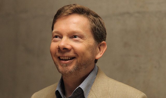 4 วลีโดย Eckhart Tolle ที่จะเป็นแรงบันดาลใจให้คุณใช้ชีวิตในปัจจุบัน / วัฒนธรรม