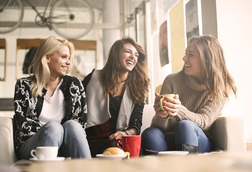 Naucz się wyrażać siebie lepiej i poprawiaj swoje relacje / Psychologia