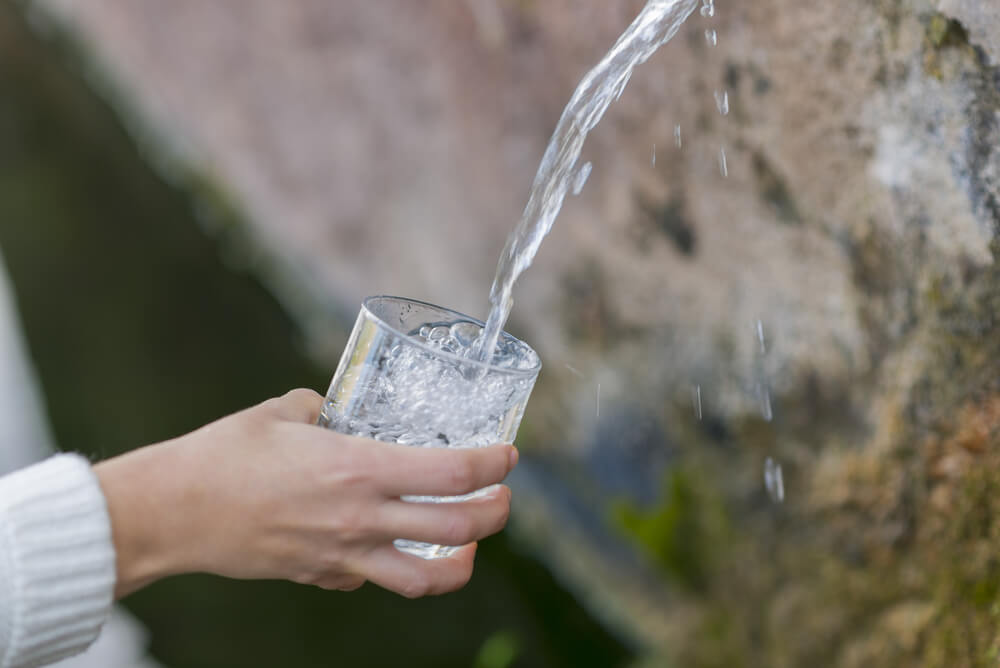 Het belangrijkste is dat het glas kan worden bijgevuld / welzijn