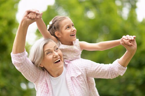 Großelternkänguruh der wahre Schlüssel zur Arbeit und zur Versöhnung der Familie / Beziehungen