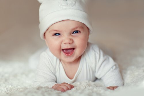 Co mówi nam uśmiech dziecka? / Psychologia