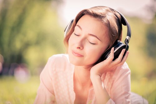 7 canzoni per ridurre l'ansia, secondo un neuroscienziato / cultura