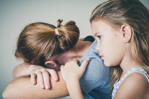 כיצד משפיע הדיכאון על יחסי האם והילד / פסיכולוגיה