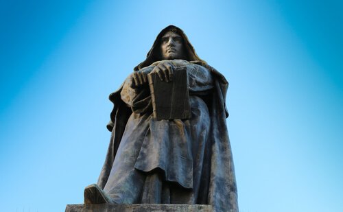 Những cụm từ hay nhất của Giordano Bruno / Phúc lợi
